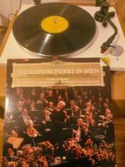 荷塘乐色音乐漫谈——黑胶唱机/耳机/1987维也纳新年音乐会黑胶